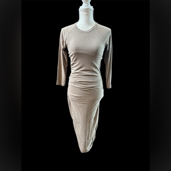 Elegant James Perse sz 2 Tan Midi Dress T-shirt dress scoop neck runched waist - Picture 1 of 7